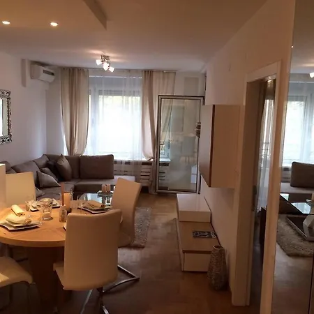 Gorki Apartment *