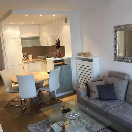 Gorki Apartment Belgrade